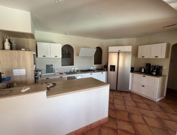 A louer MAISON  5 PIECES 186 M2  SAINT CHINIAN