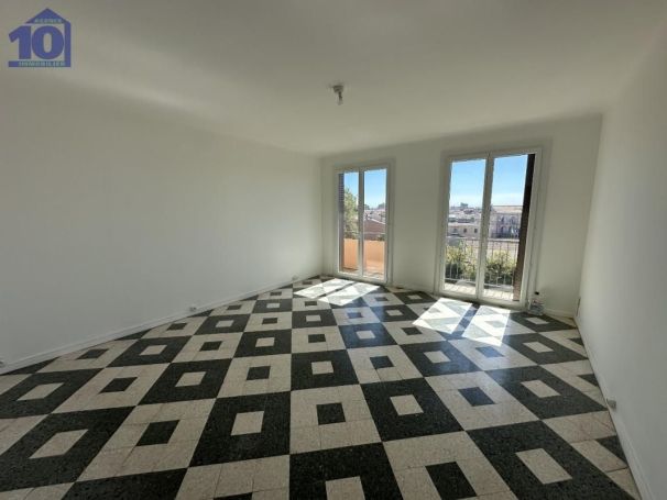A louer APPARTEMENT T5 88 M2  BEZIERS