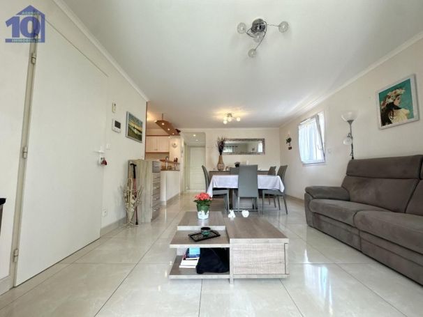 A louer APPARTEMENT DE PRESTIGE T3 72 M2 PLAGE à PIED VALRAS PLAGE