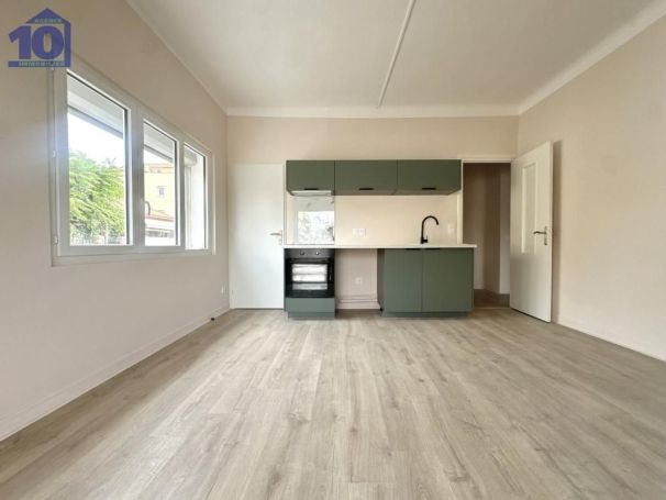 A louer APPARTEMENT T3 44 M2 TERRASSE PLAGE à PIED VALRAS PLAGE