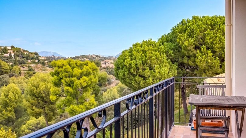 A louer APPARTEMENT T4 74 M2 BORD DE MER NICE