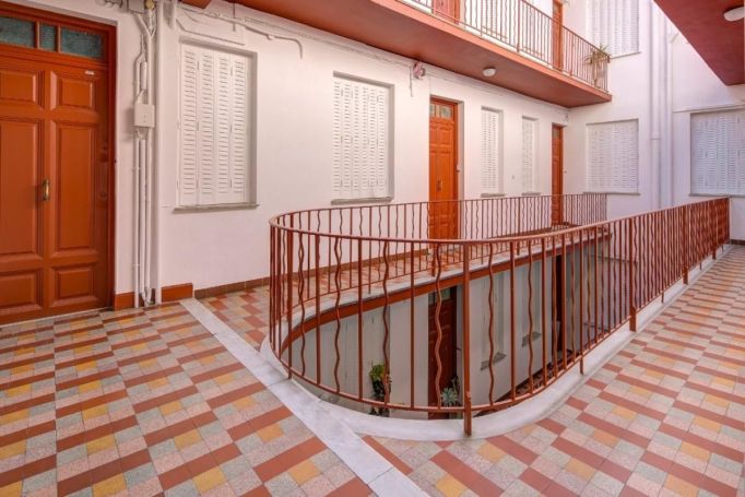 A louer APPARTEMENT T2 42 M2 BORD DE MER NICE