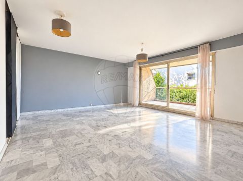 A louer APPARTEMENT T3 67 M2 TERRASSE BORD DE MER NICE