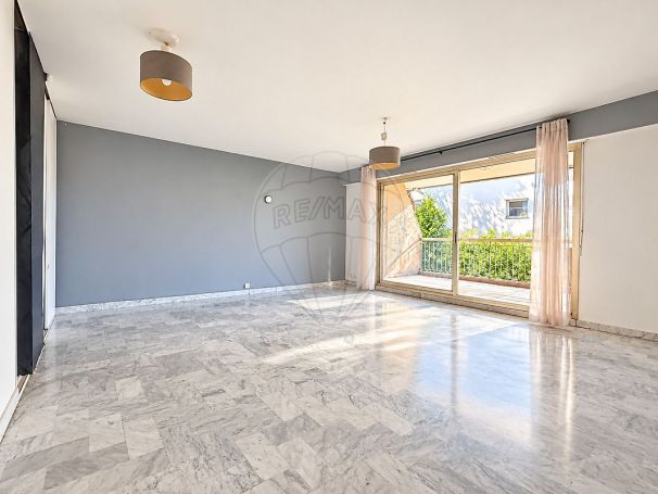 A louer APPARTEMENT T3 67 M2 TERRASSE BORD DE MER NICE