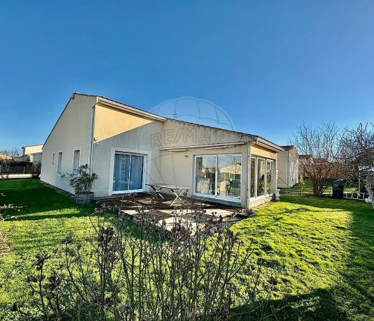 A louer MAISON  CONTEMPORAINE  SAINTES