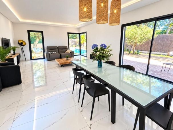 A louer MAISON  CONTEMPORAINE BORD DE MER SAINT RAPHAEL