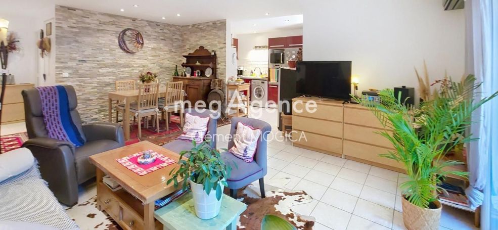 A louer APPARTEMENT T3 71 M2 BORD DE MER SAINTE MAXIME