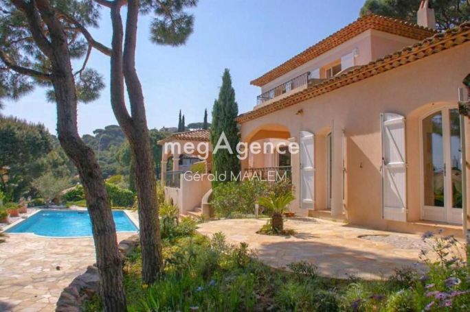 A louer MAISON  6 PIECES 168 M2 VUE MER SAINTE MAXIME