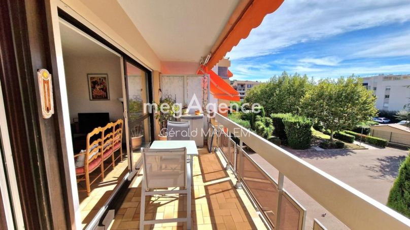 A louer APPARTEMENT T3 74 M2 TERRASSE BORD DE MER SAINTE MAXIME