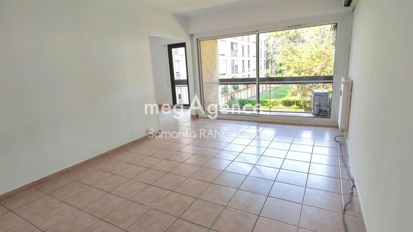A louer APPARTEMENT T5 90 M2 TERRASSE BORD DE MER FREJUS