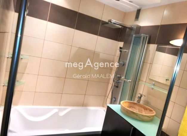 A louer APPARTEMENT T3 67 M2 BORD DE MER SAINTE MAXIME