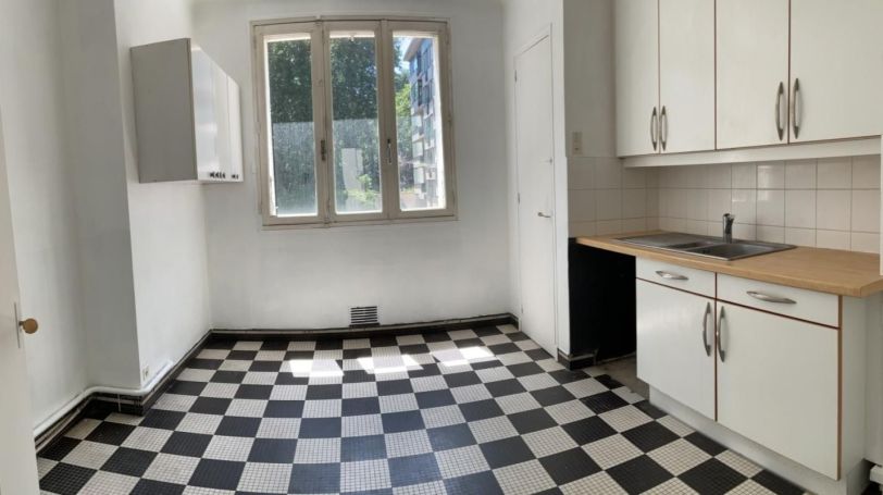 A louer APPARTEMENT T3 92 M2  NANTES