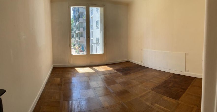 A louer APPARTEMENT T3 92 M2  NANTES