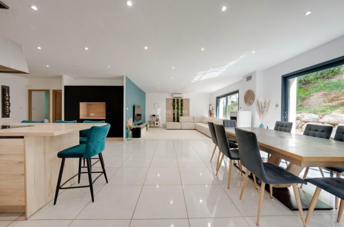 A louer MAISON  CONTEMPORAINE  LA ROQUE D ANTHERON
