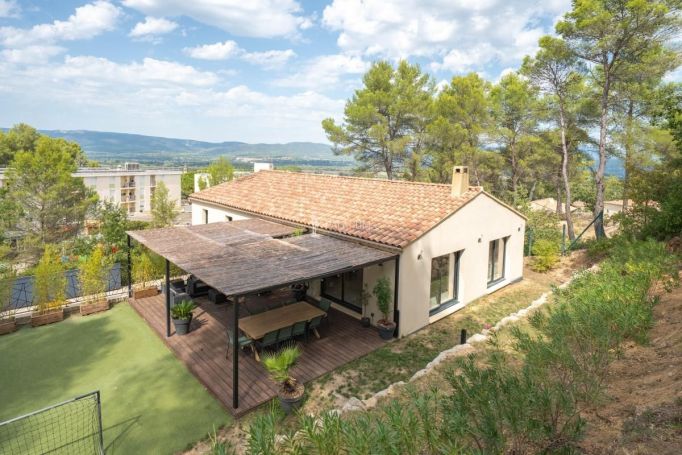 A louer MAISON  CONTEMPORAINE  LA ROQUE D ANTHERON