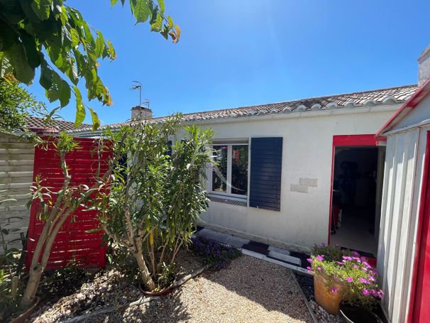 A vendre MAISON  4 PIECES 69 M2 BORD DE MER LONGEVILLE SUR MER