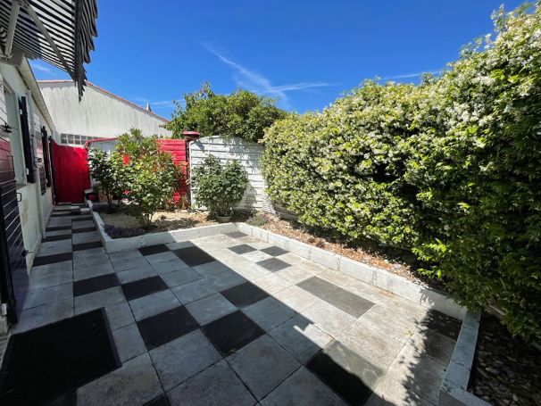 A vendre MAISON  4 PIECES 69 M2 BORD DE MER LONGEVILLE SUR MER