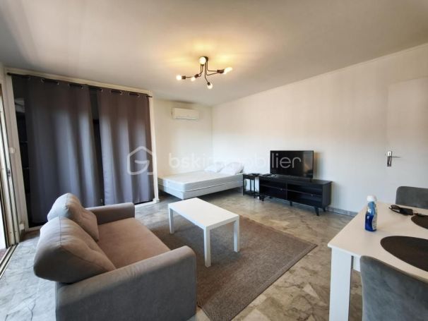 A louer STUDIO  39 M2 TERRASSE BORD DE MER MANDELIEU LA NAPOULE