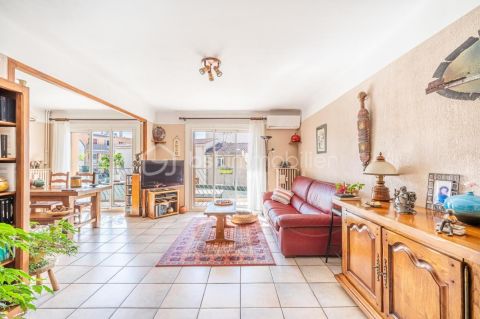 A louer APPARTEMENT T4 70 M2 TERRASSE BORD DE MER TOULON