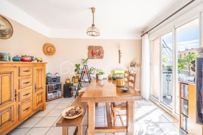 A louer APPARTEMENT T4 70 M2 TERRASSE BORD DE MER TOULON