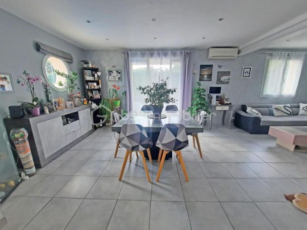 A louer MAISON  5 PIECES 130 M2  DRAGUIGNAN