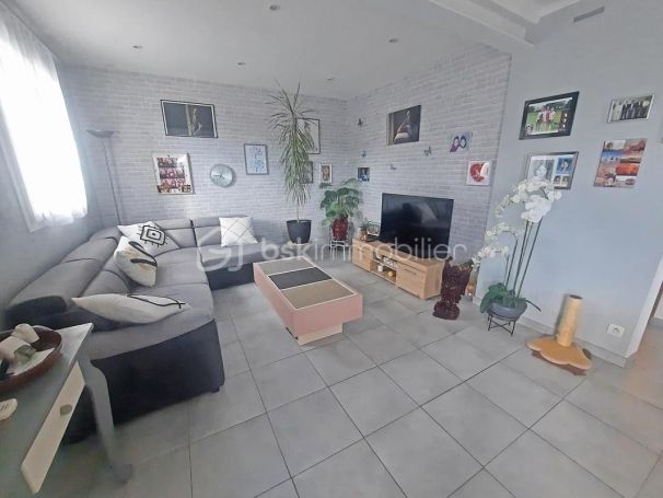 A louer MAISON  5 PIECES 130 M2  DRAGUIGNAN