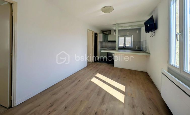 A louer APPARTEMENT T3 40 M2  LODEVE