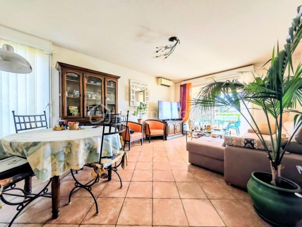 A louer APPARTEMENT T3 61 M2 TERRASSE BORD DE MER CANNES