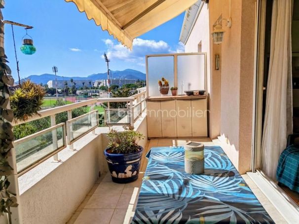 A louer APPARTEMENT T3 61 M2 TERRASSE BORD DE MER CANNES