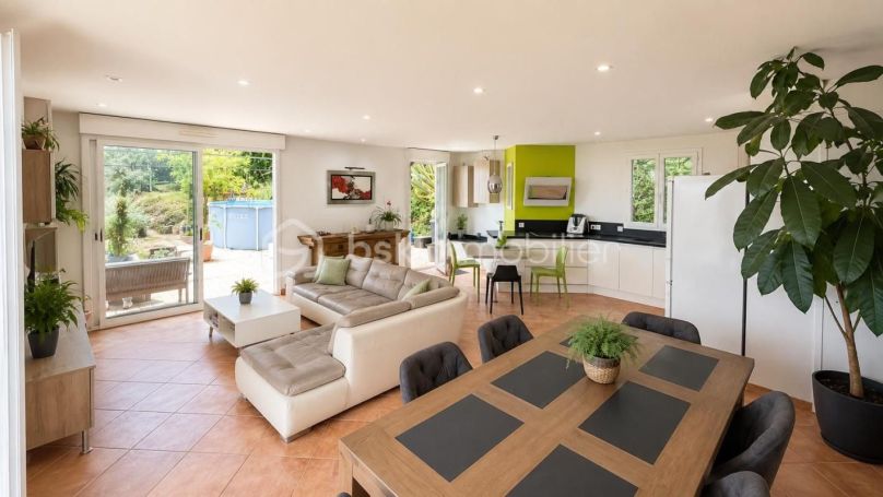 A louer MAISON  4 PIECES 117 M2 BORD DE MER SAINT LAURENT DU VAR