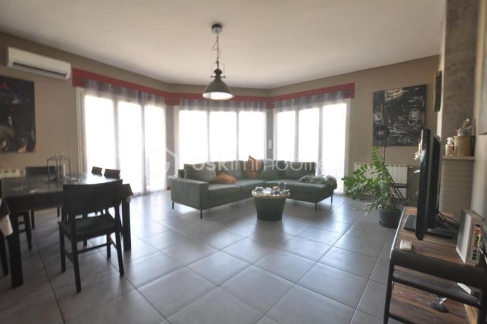 A louer APPARTEMENT T4 98 M2 TERRASSE  NIMES