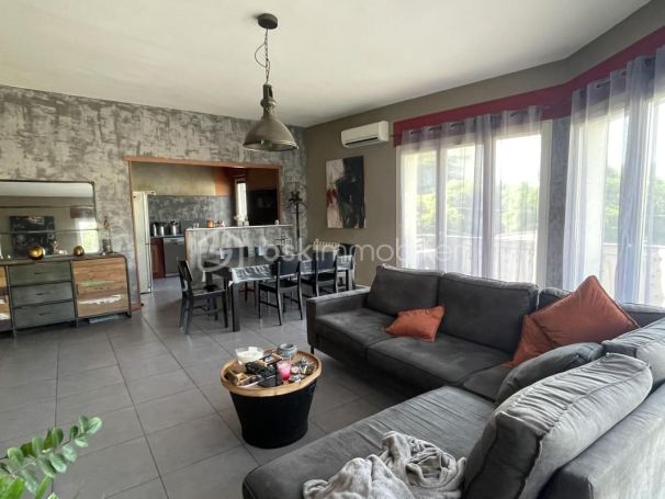 A louer APPARTEMENT T4 98 M2 TERRASSE  NIMES