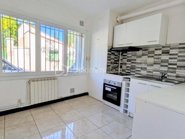 A louer APPARTEMENT T3 61 M2  NIMES