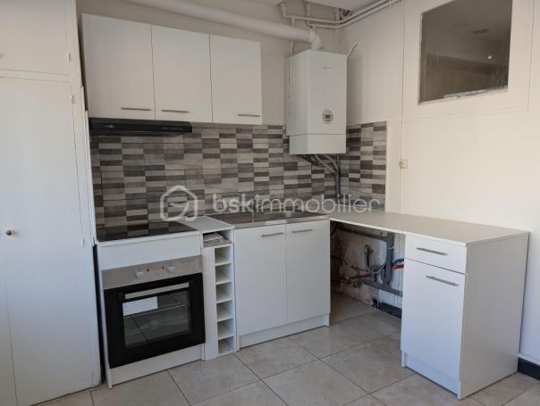 A louer APPARTEMENT T3 61 M2  NIMES