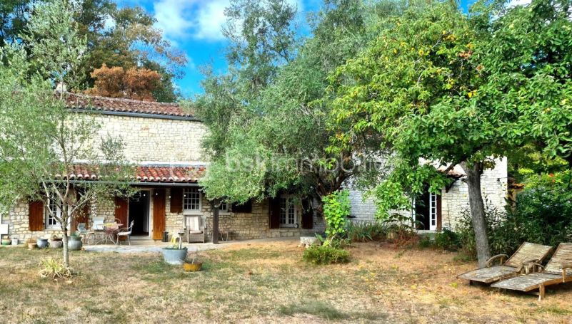 A vendre GîTE  SAINT SEVERIN SUR BOUTONNE