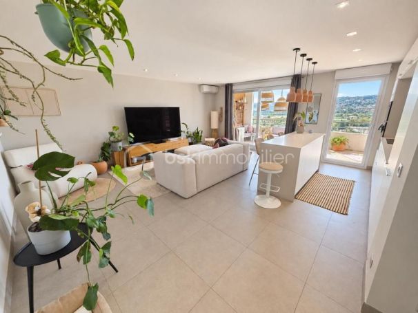 A louer APPARTEMENT DE PRESTIGE T3 66 M2 TERRASSE BORD DE MER NICE