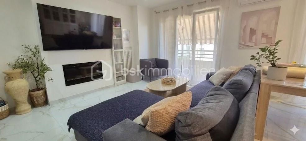 A louer APPARTEMENT T4 69 M2 BORD DE MER TOULON