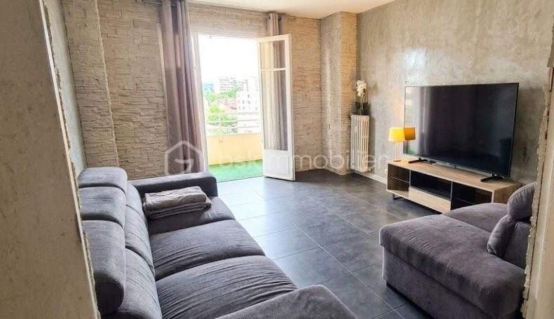 A louer APPARTEMENT T3 55 M2 BORD DE MER TOULON