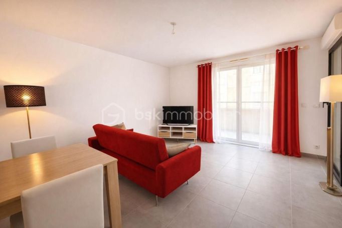 A louer APPARTEMENT T2 42 M2 TERRASSE BORD DE MER CANNES
