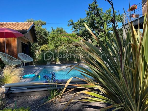 A louer MAISON  5 PIECES 154 M2 BORD DE MER SOULAC SUR MER