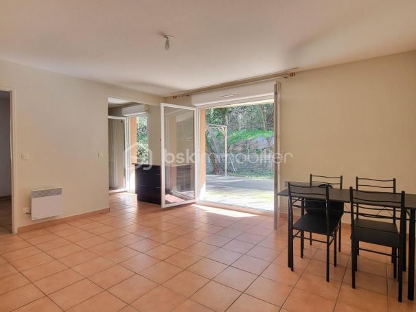 A louer APPARTEMENT T3 54 M2 TERRASSE  BEZIERS