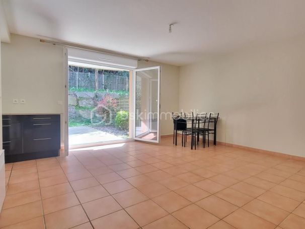 A louer APPARTEMENT T3 54 M2 TERRASSE  BEZIERS