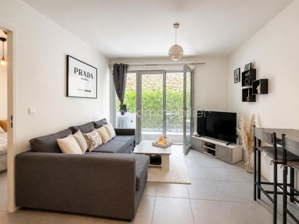 A louer APPARTEMENT T2 38 M2 TERRASSE BORD DE MER VALLAURIS