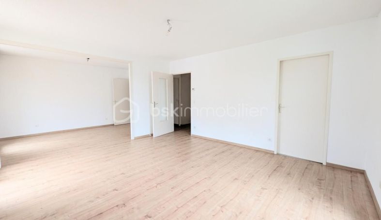 A louer APPARTEMENT T4 83 M2 TERRASSE  PAU