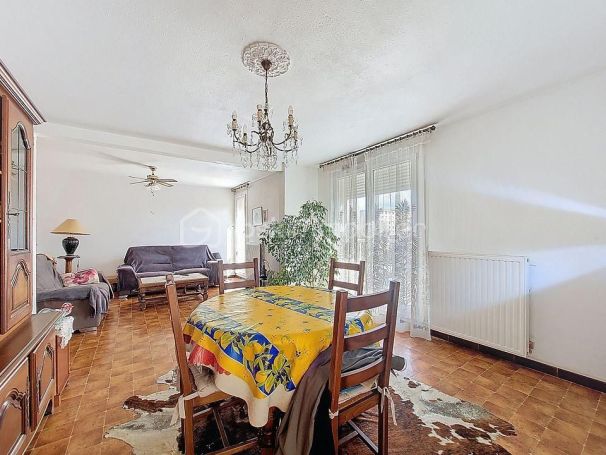 A louer APPARTEMENT T4 84 M2 BORD DE MER LA SEYNE SUR MER