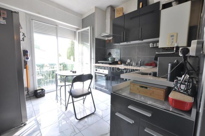 A louer APPARTEMENT T3 64 M2  NIMES
