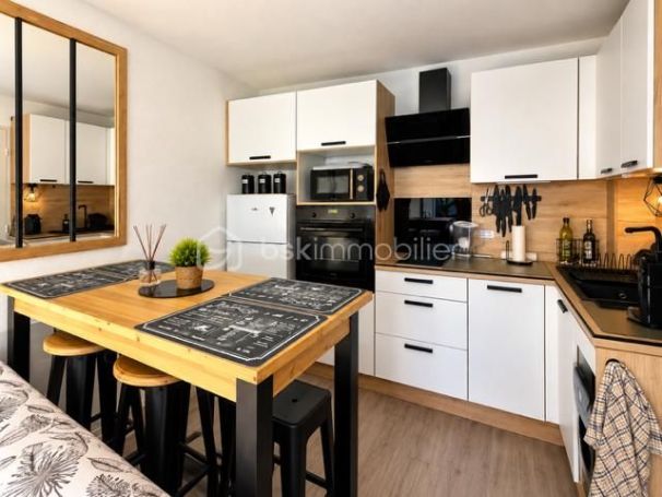 A louer APPARTEMENT T2 24 M2 TERRASSE BORD DE MER LEUCATE