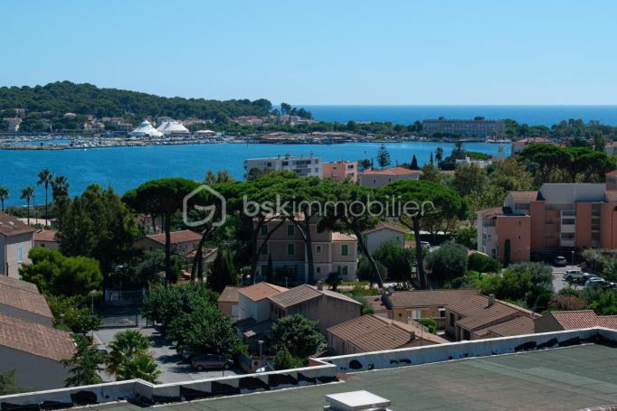 A louer APPARTEMENT T2 40 M2 TERRASSE VUE MER LA SEYNE SUR MER