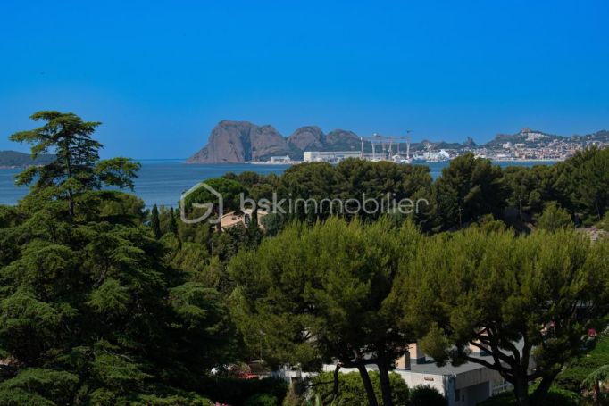 A louer APPARTEMENT T2 36 M2 TERRASSE VUE MER LA CIOTAT