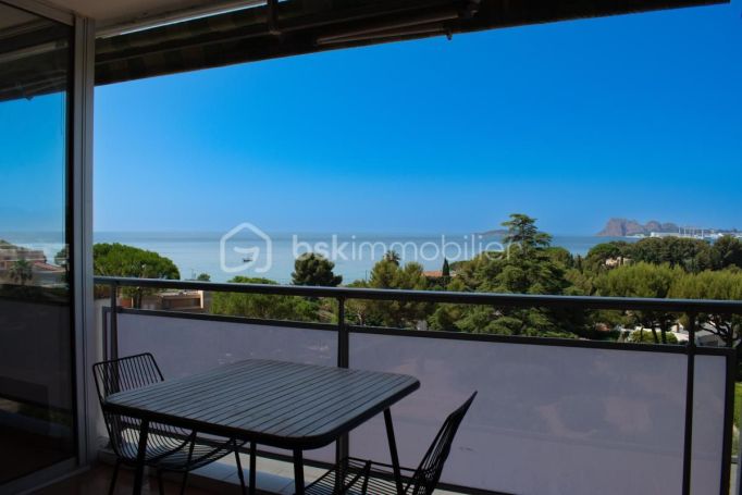 A louer APPARTEMENT T2 36 M2 TERRASSE VUE MER LA CIOTAT